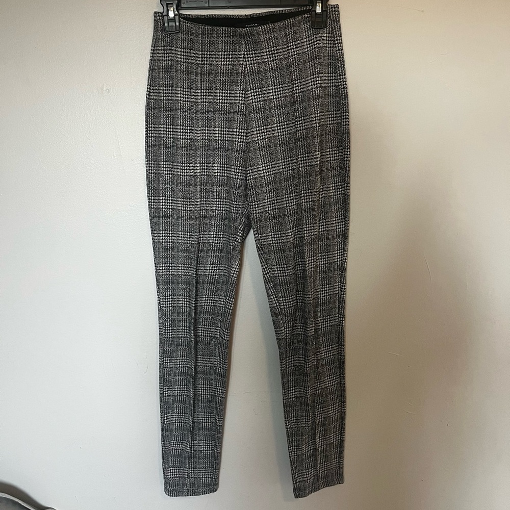 Tahari easy pull on jegging